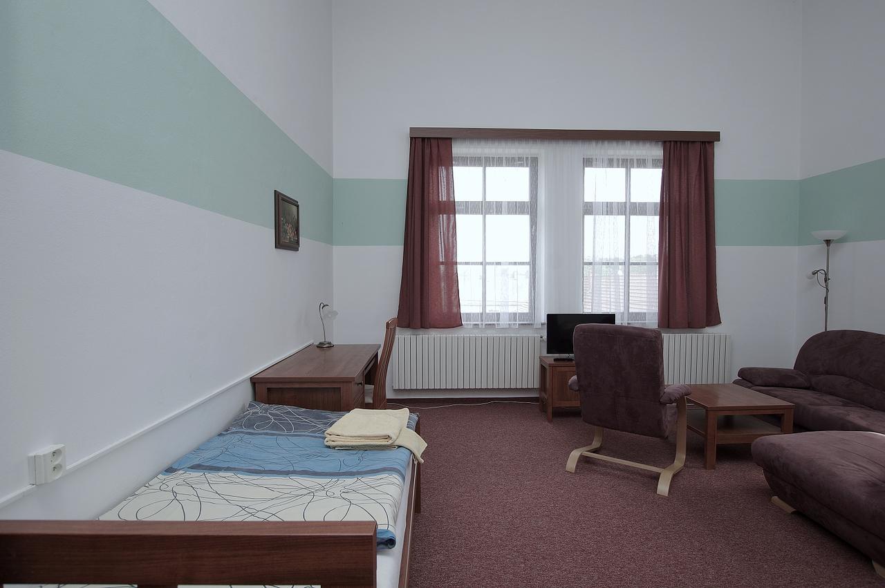 Koleje Zamecek Hotel Lednice Kültér fotó