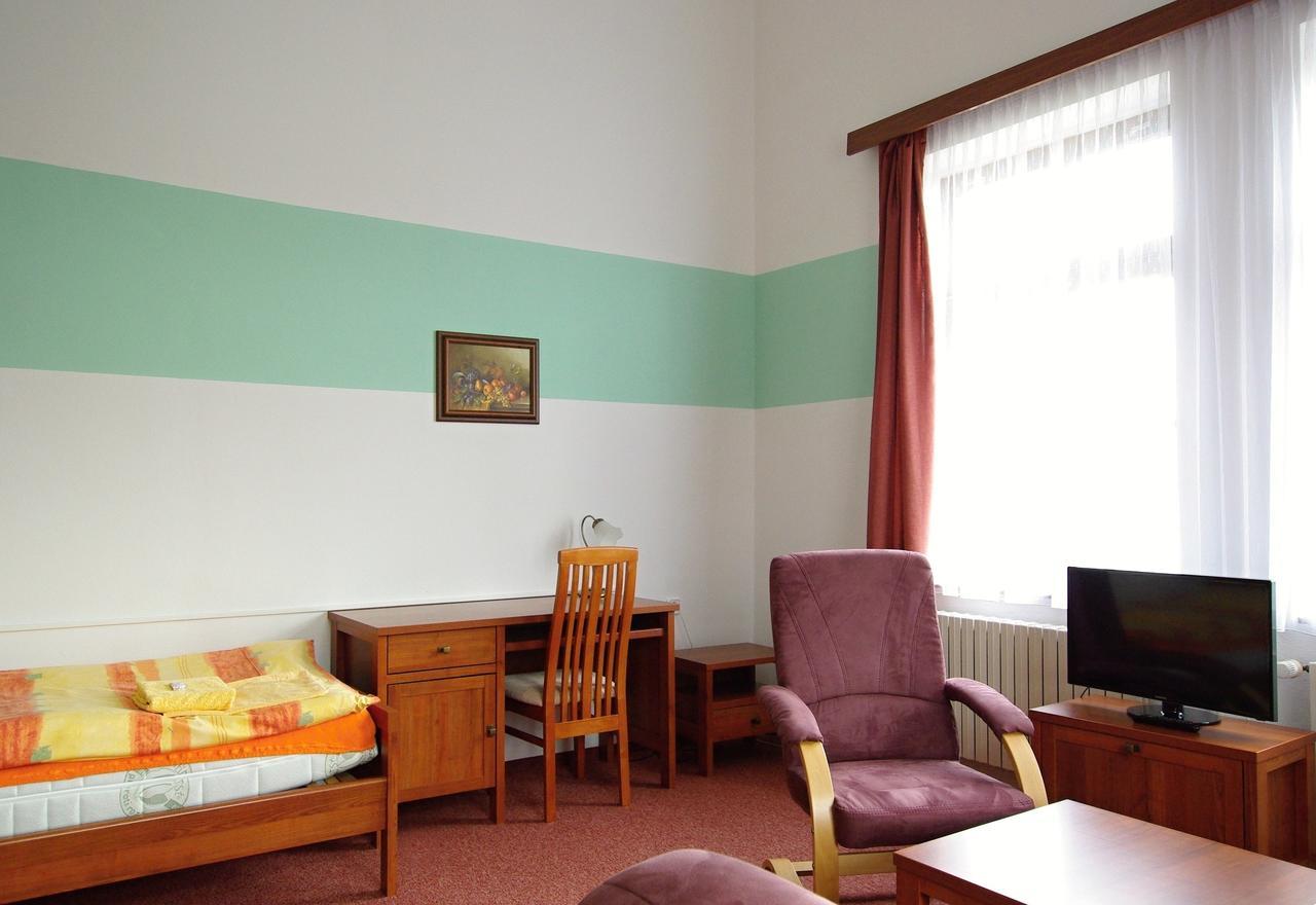 Koleje Zamecek Hotel Lednice Kültér fotó