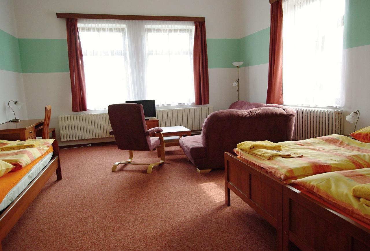 Koleje Zamecek Hotel Lednice Kültér fotó
