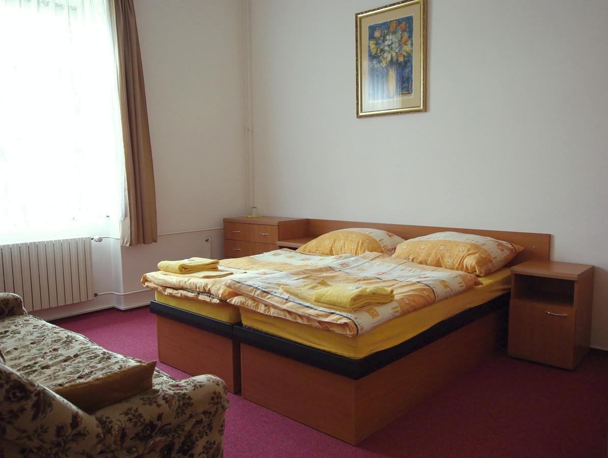 Koleje Zamecek Hotel Lednice Kültér fotó