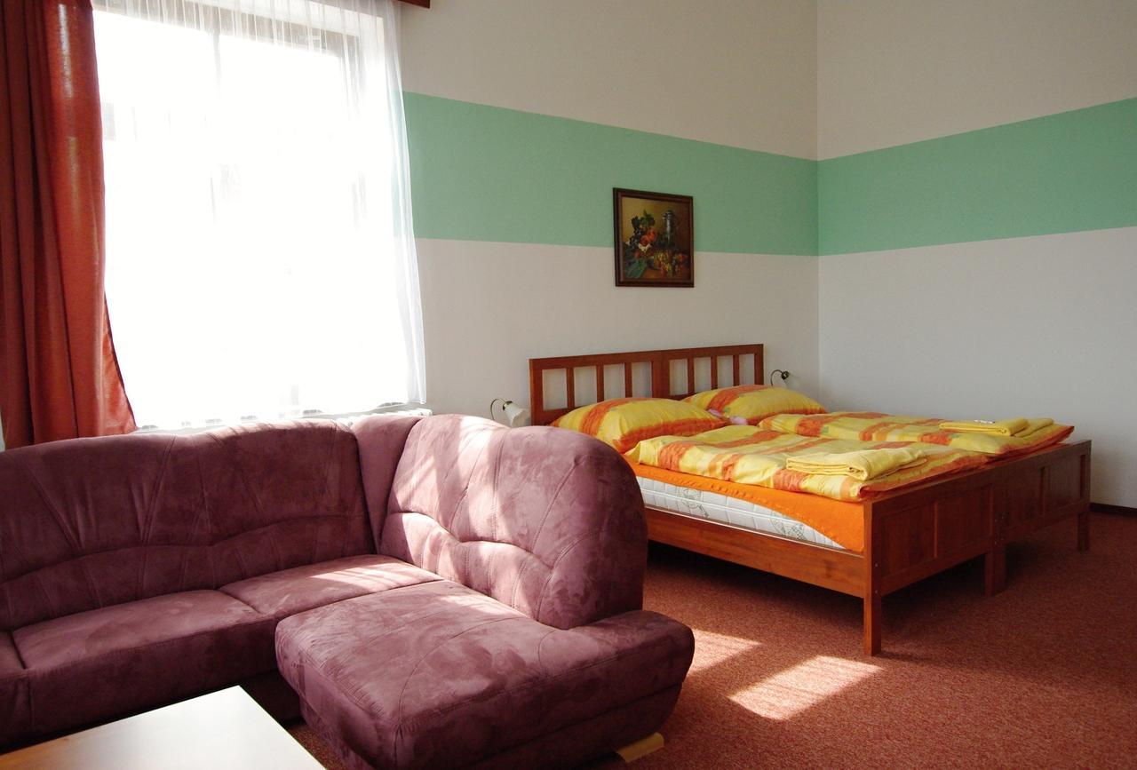 Koleje Zamecek Hotel Lednice Kültér fotó