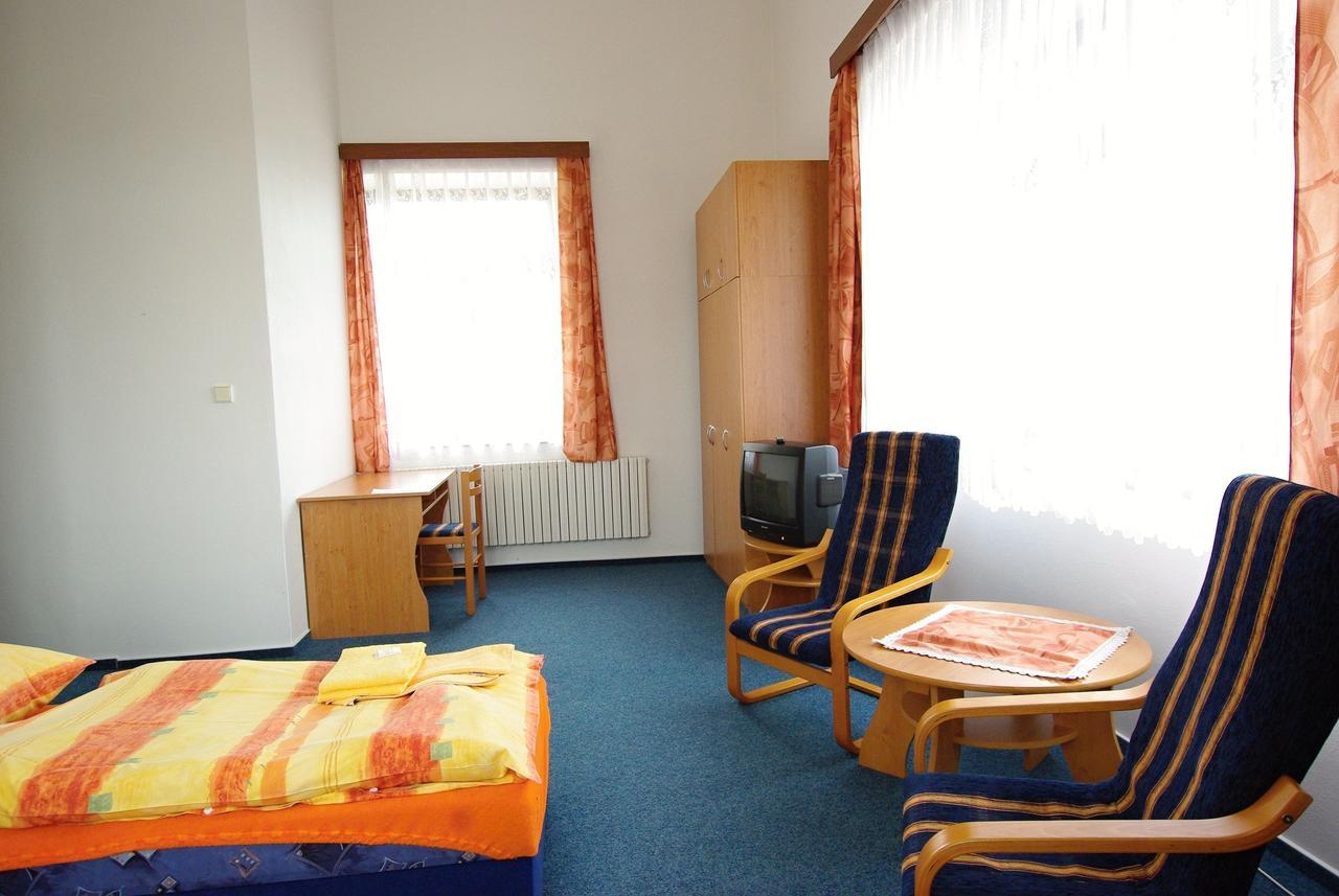 Koleje Zamecek Hotel Lednice Kültér fotó
