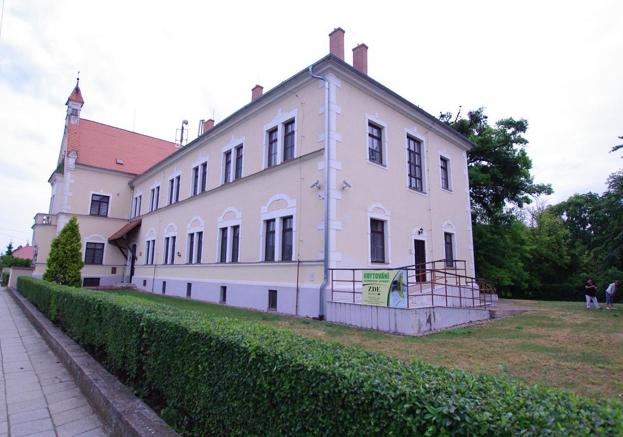 Koleje Zamecek Hotel Lednice Kültér fotó